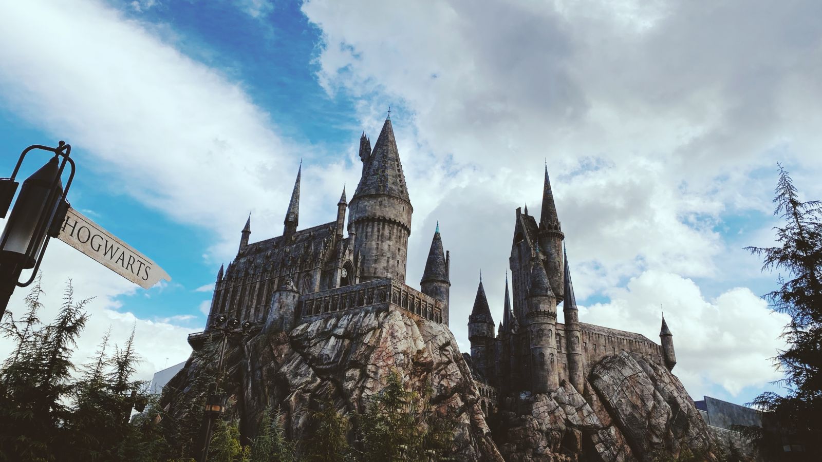 Hogwarts castle Zoom background