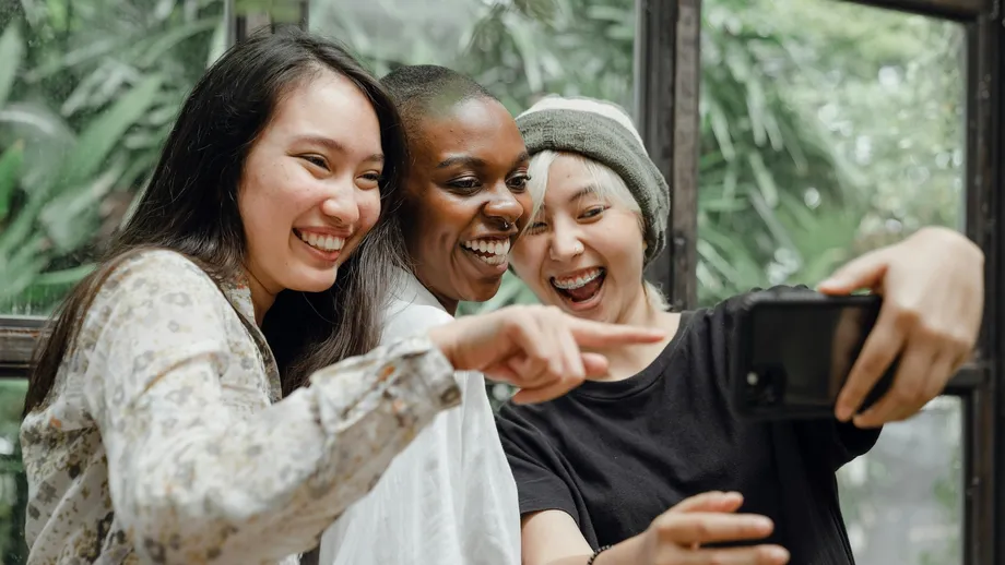 Should You Use Comedy in Your Content Marketing&quest;